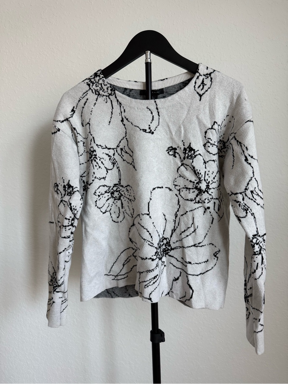 Tahari White Sweater with Black Floral Outline